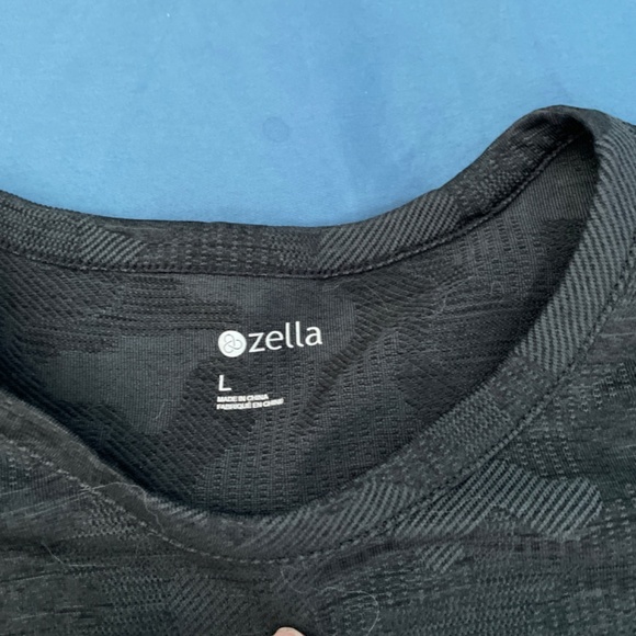 Zella t shirt - Picture 3 of 3